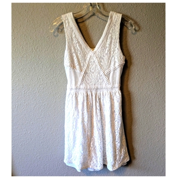 Francesca's Mi Ami White Lace Crotchet Skeeveless Mini Summer Dress Sz. S - Picture 2 of 11